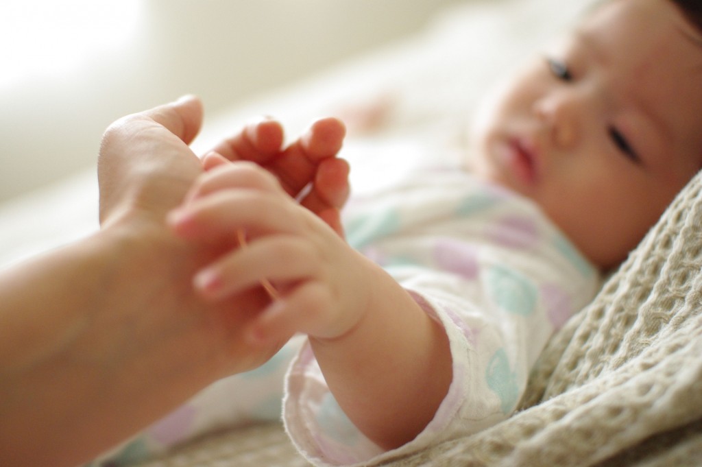 生後1ヶ月の赤ちゃんの発育と生活リズムとは？
